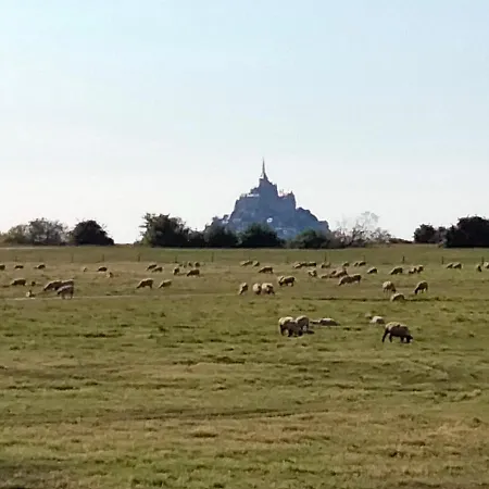 Holiday home Baie Du Mont-saint-michel Courtils
